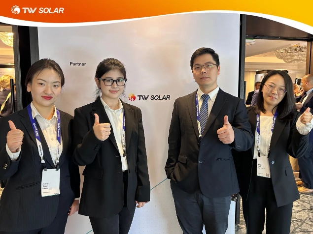 75e341903c9f90daa80dd4160aa2ac1e.jpg 75e341903c9f90daa80dd4160aa2ac1e.jpg