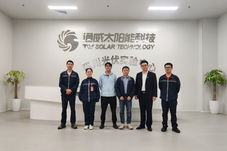 bb3ec51f9130ea82fcc5938687dbd82d.jpg bb3ec51f9130ea82fcc5938687dbd82d.jpg