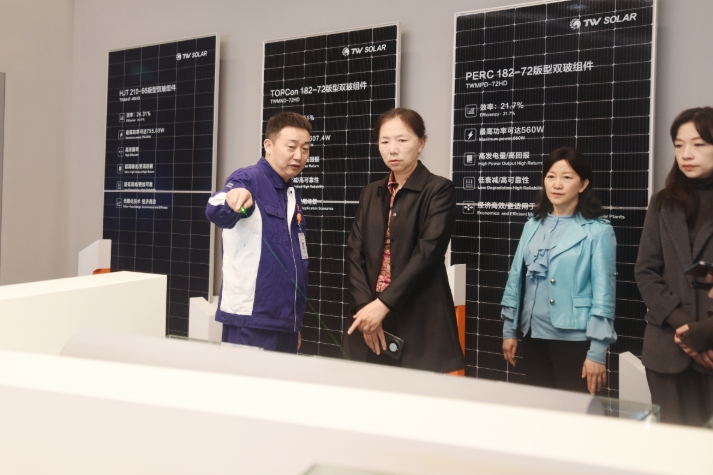 cbef83b92d9bf0c2de4006ec625e7744.jpg cbef83b92d9bf0c2de4006ec625e7744.jpg