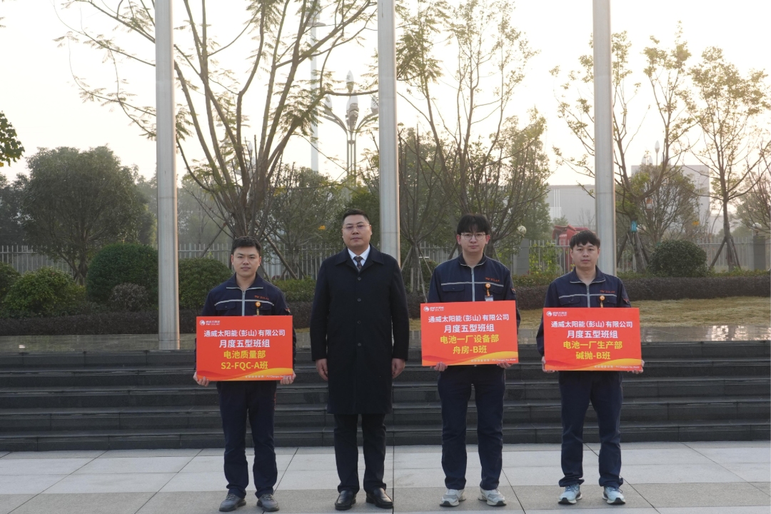 b51c19e2479d9ff20987b21567cd677e.jpg b51c19e2479d9ff20987b21567cd677e.jpg