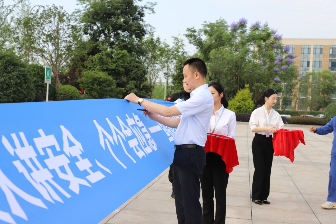 5005abc5b4183f7827725fce71a6edf5.jpg 5005abc5b4183f7827725fce71a6edf5.jpg