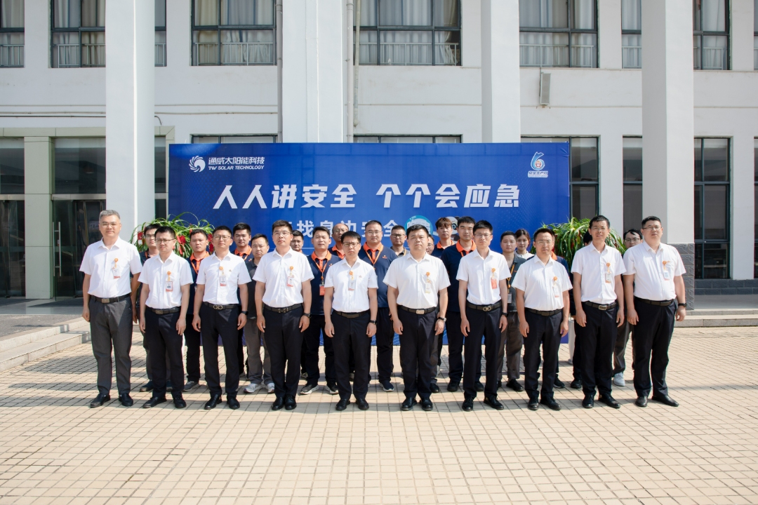 0de4383a2a40e68a68c026e5b16a0b72.jpg 0de4383a2a40e68a68c026e5b16a0b72.jpg